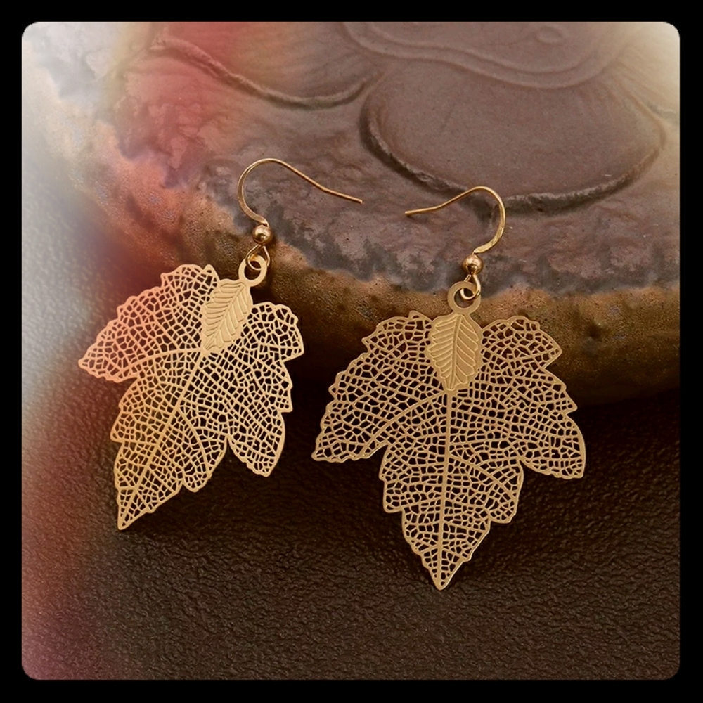 Lasercut Filigree Leaf Dangle Earring